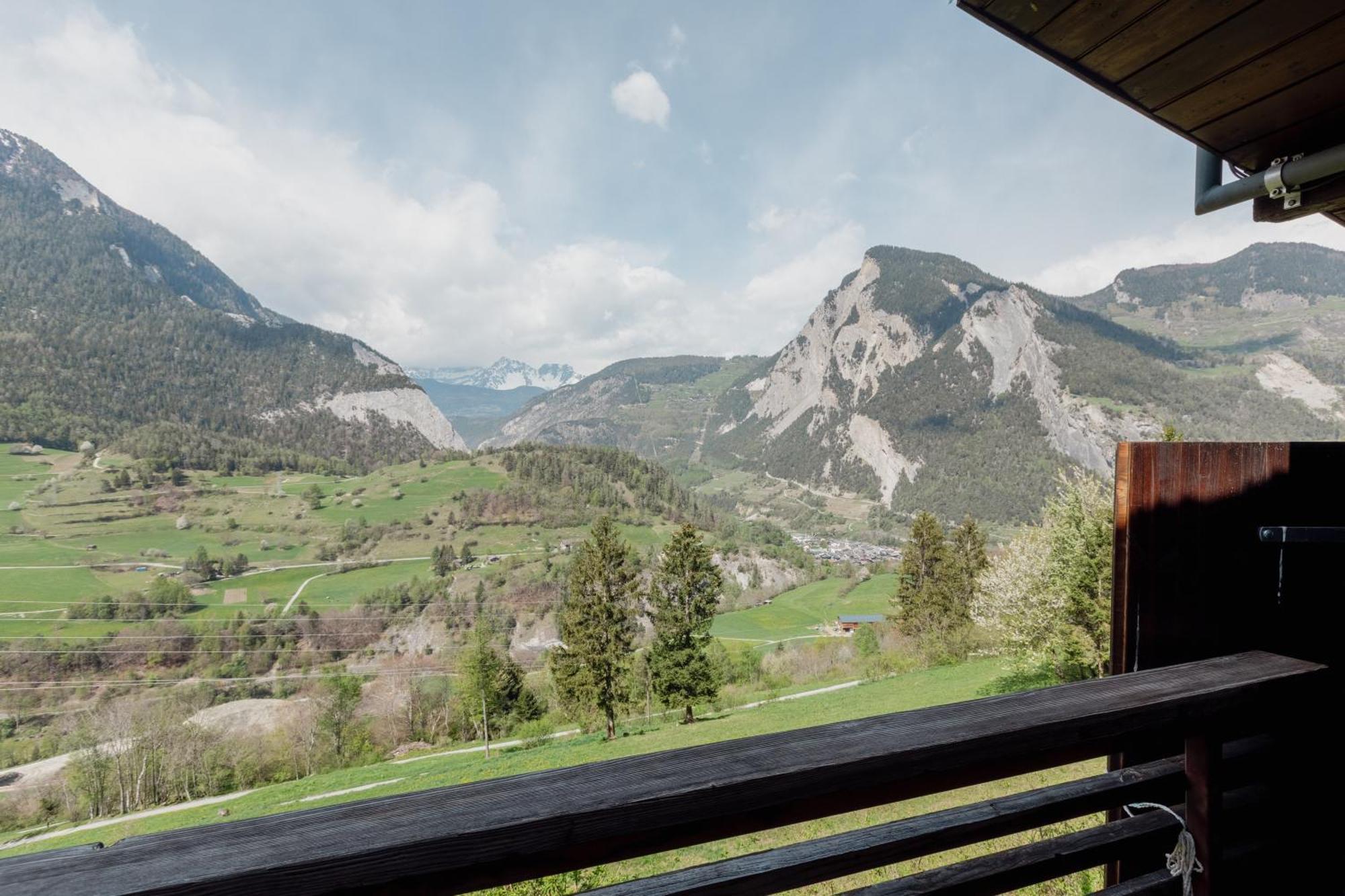 Dans La Montagne Proche De Verbier Sembrancher